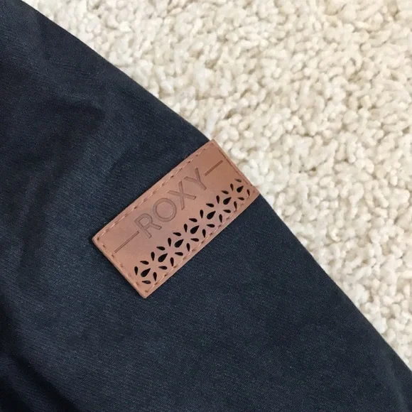 NEW Roxy Snow Jacket - Picture 5 of 13